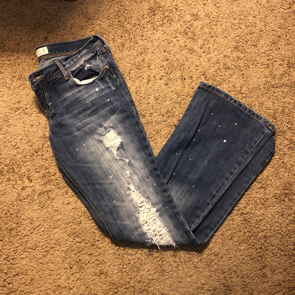Hollister Destroyed Jeans with Light 🎨 Splatter